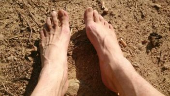 Barfuss barefoot